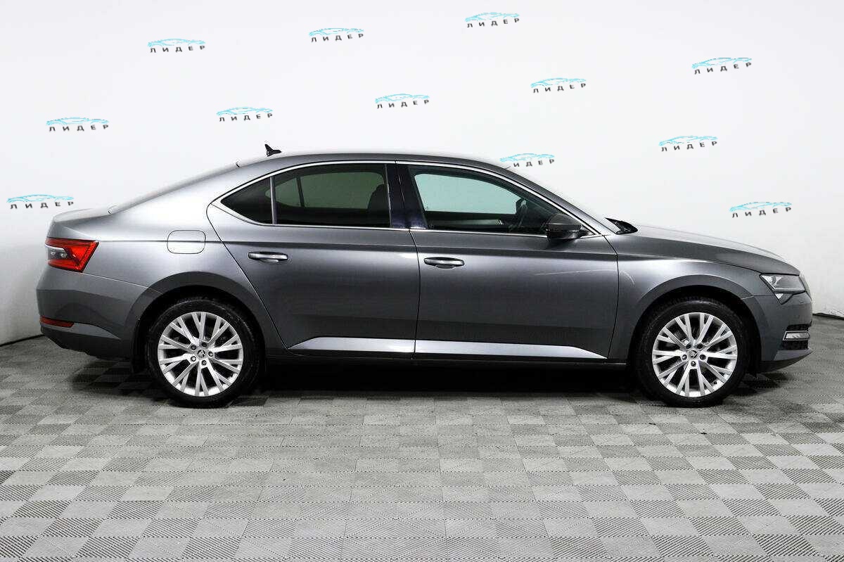 Б/У Шкода Суперб 2021 года. Фото: #3