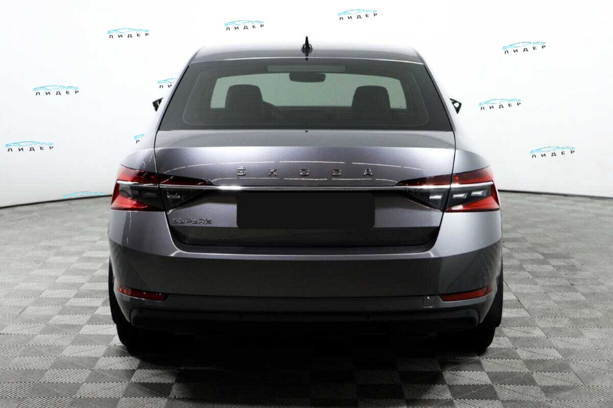 Б/У Шкода Суперб 2021 года. Фото: #5