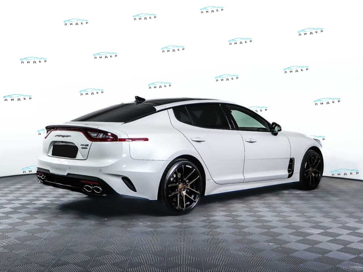 Б/У Киа Стингер 2018 года. Фото: #4