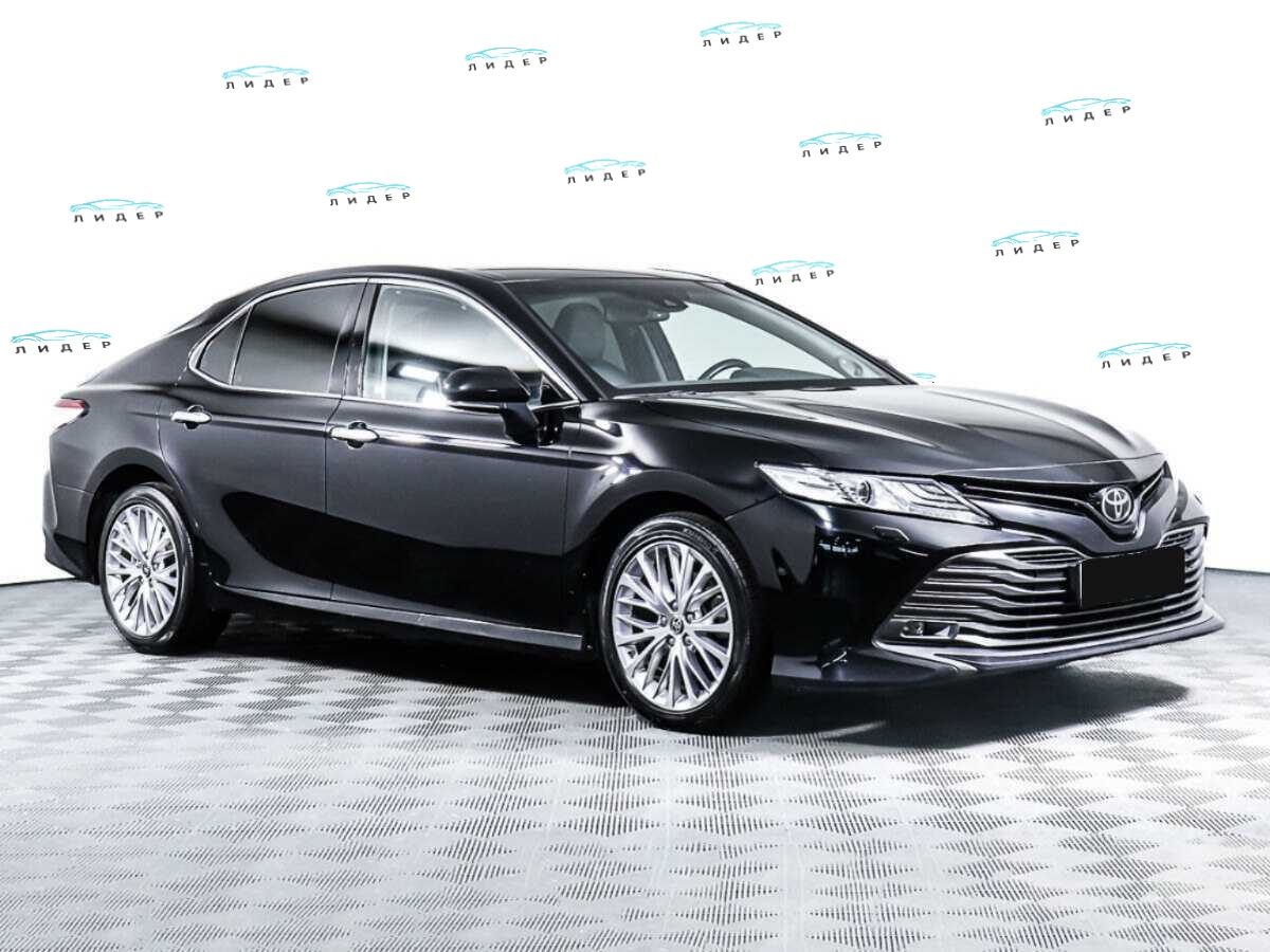 Б/У Тойота Камри 2021 года. Фото: #2