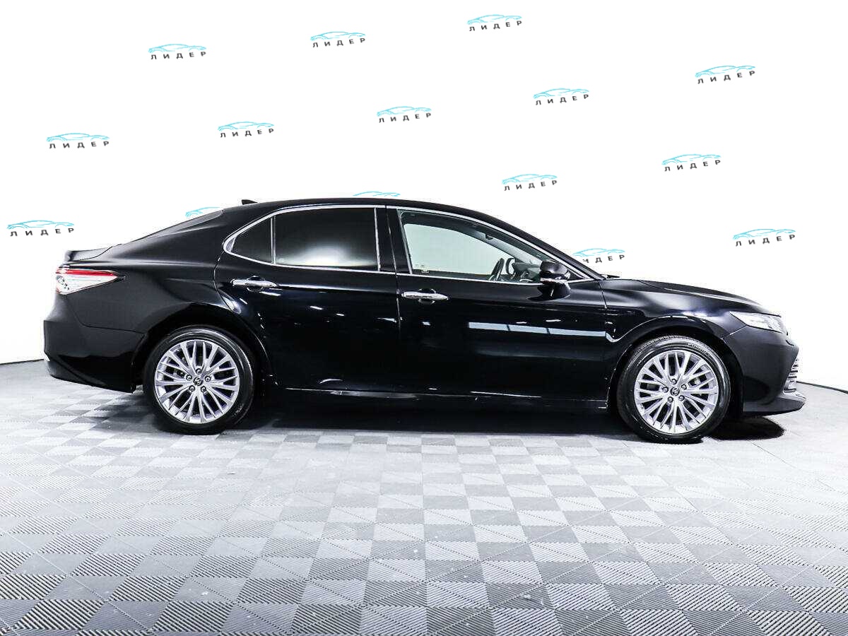 Б/У Тойота Камри 2021 года. Фото: #3