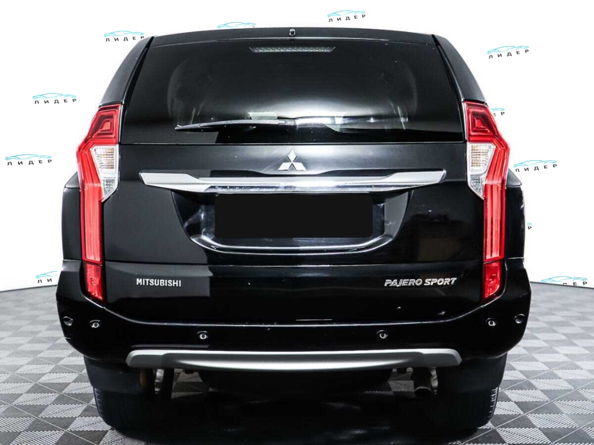 Б/У Митсубиши Паджеро Спорт 2018 года. Фото: #5