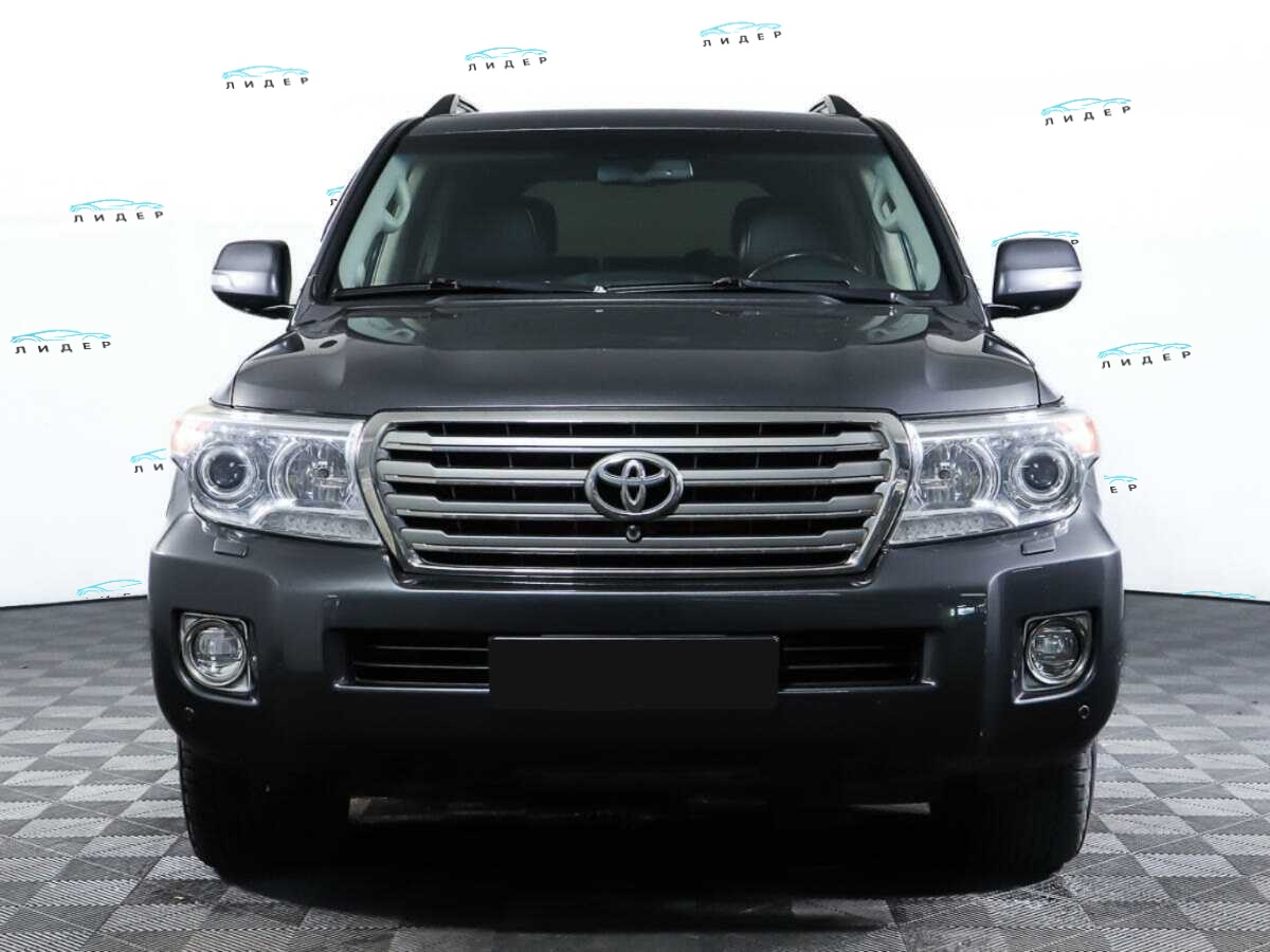 Б/У Тойота Лэнд Крузер 2012 года. Фото: #1