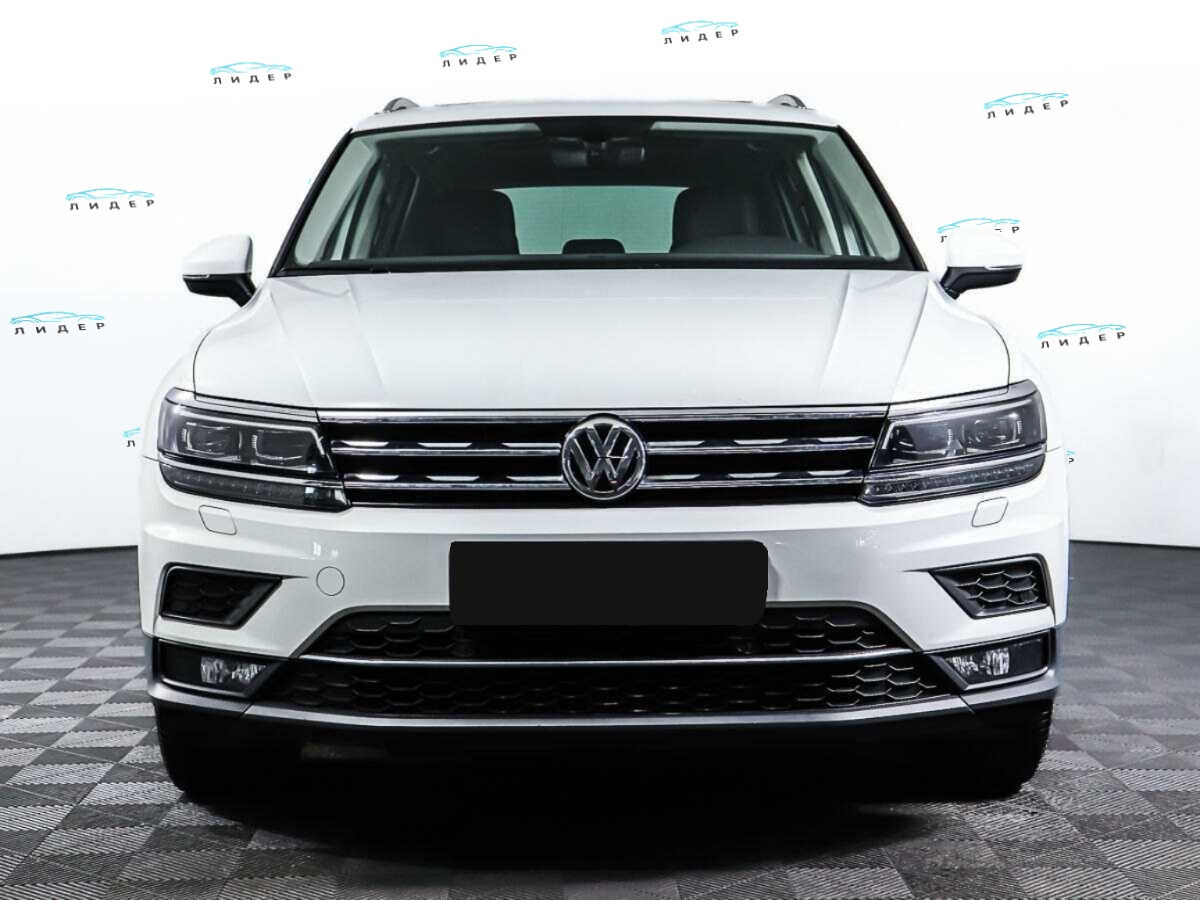 Б/У Фольксваген Тигуан 2017 года. Фото: #1