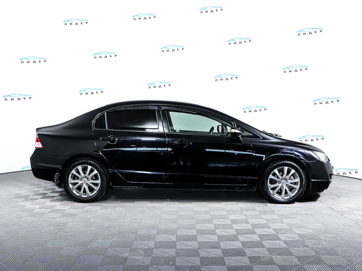 Б/У Хонда Цивик 2008 года. Фото: #3