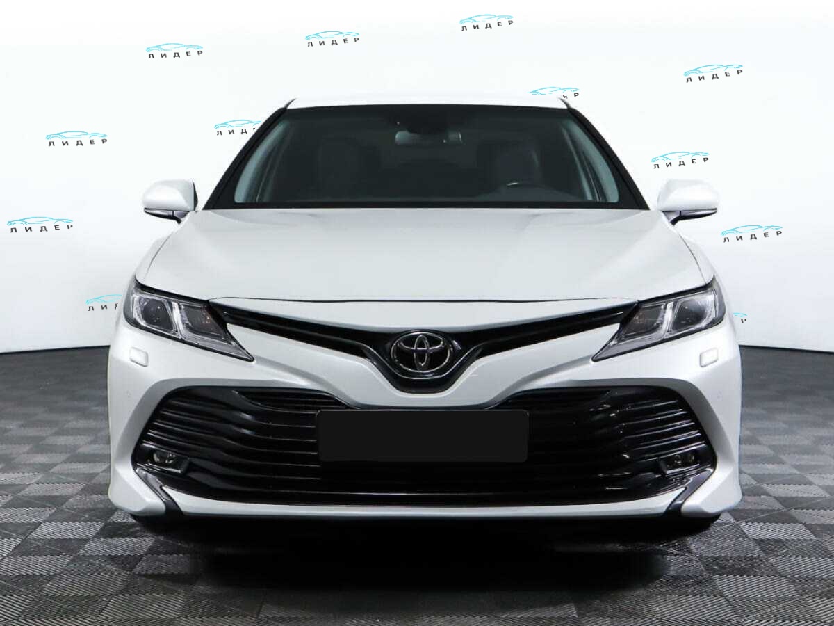 Б/У Тойота Камри 2020 года. Фото: #1