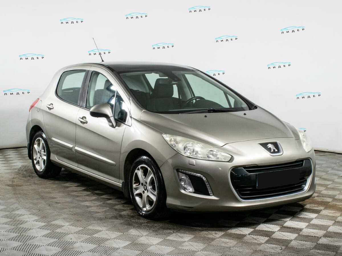 Б/У Пежо 308 2011 года. Фото: #2