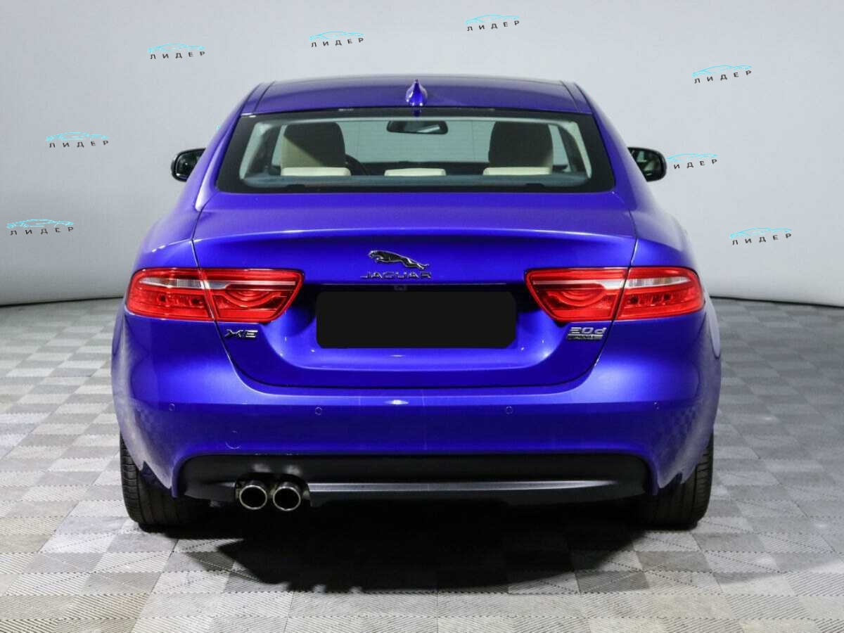 Б/У Ягуар ИксЕ 2016 года. Фото: #5