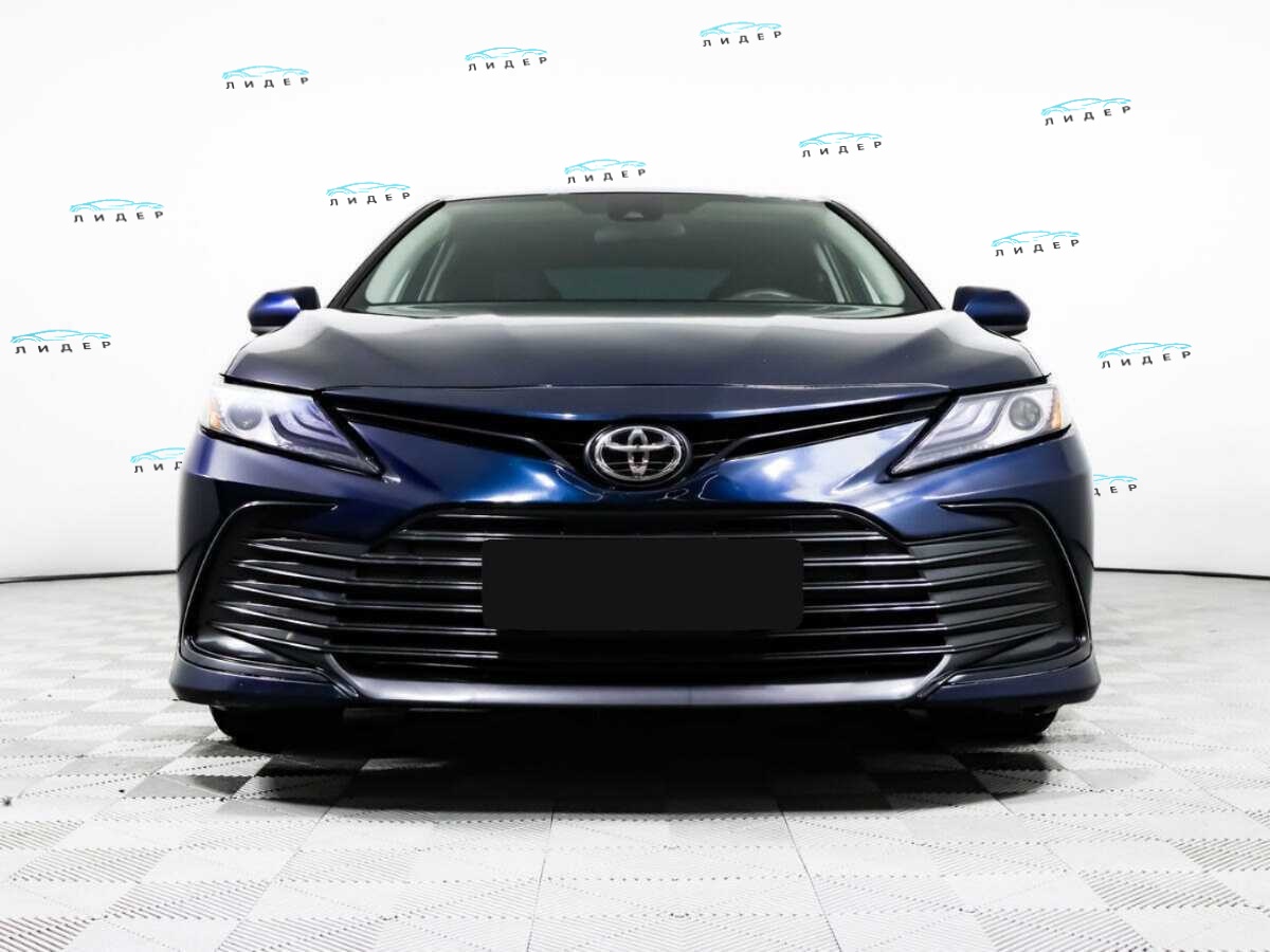 Б/У Тойота Камри 2021 года. Фото: #1