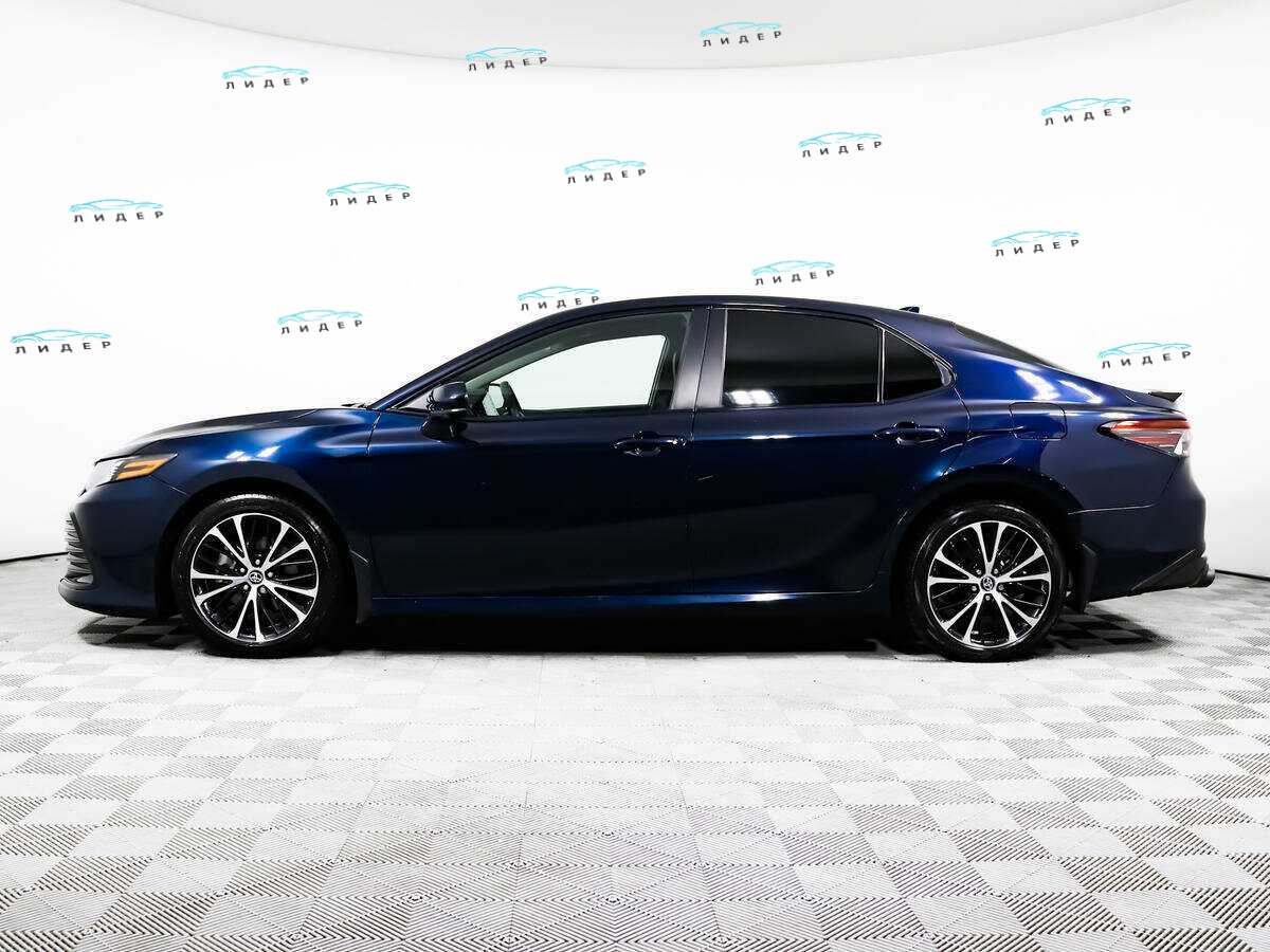 Б/У Тойота Камри 2021 года. Фото: #7