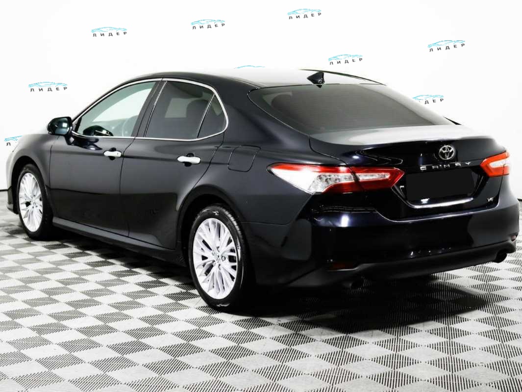 Б/У Тойота Камри 2018 года. Фото: #6