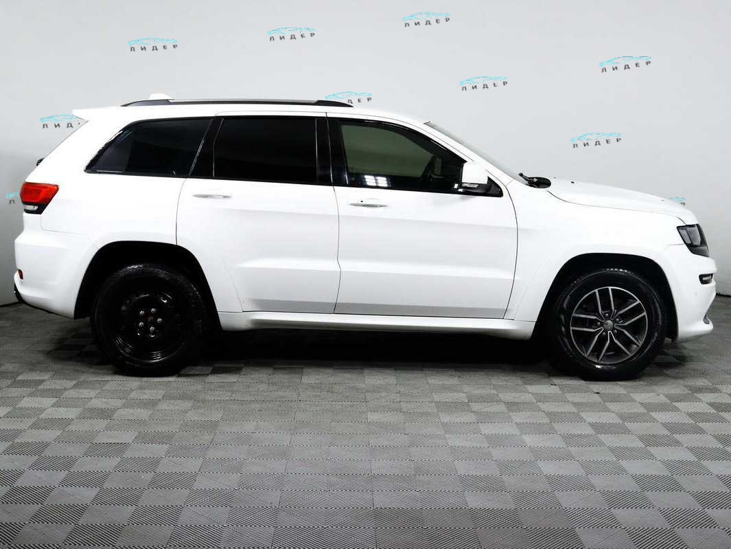 Б/У Джип Гранд Чироки 2018 года. Фото: #3