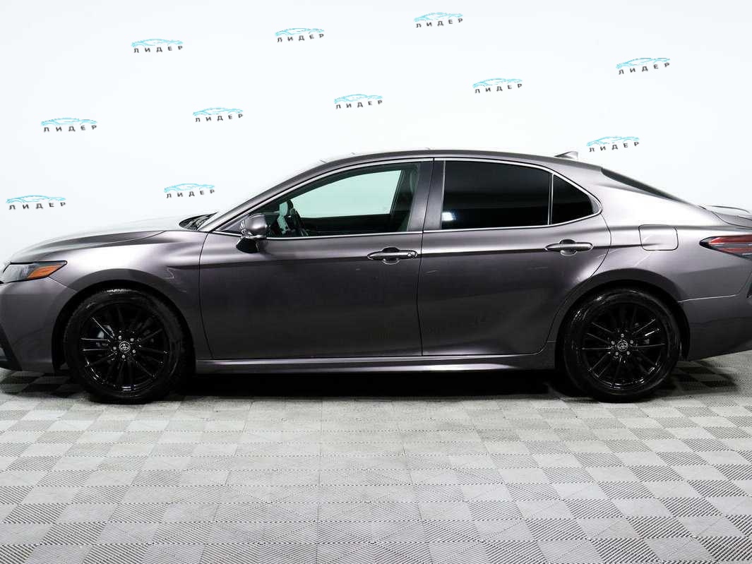 Б/У Тойота Камри 2021 года. Фото: #7