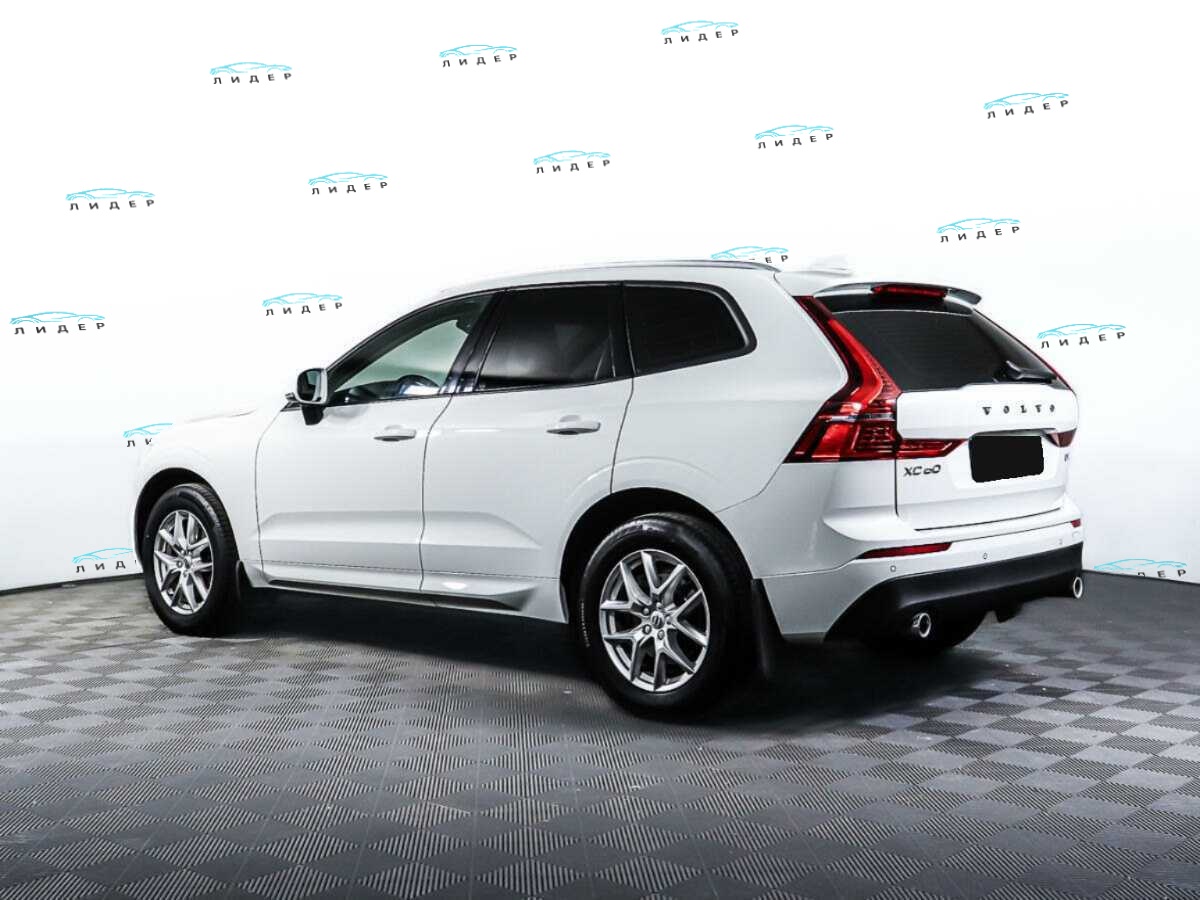 Б/У Вольво ИксЦ60 2018 года. Фото: #6
