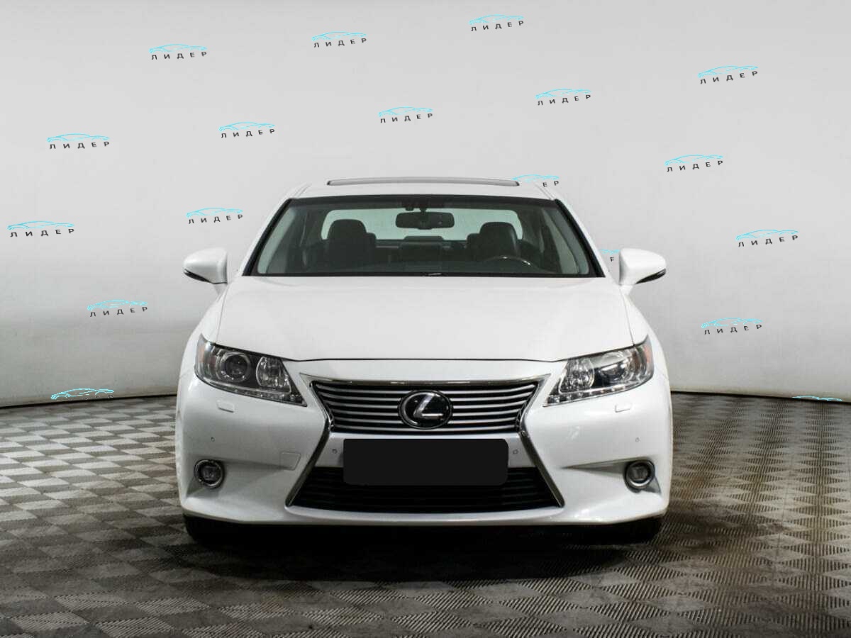 Б/У Лексус ЕС 2014 года. Фото: #1