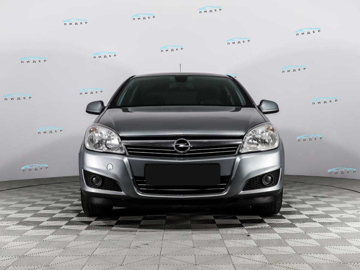 Б/У Опель Астра 2010 года. Фото: #1