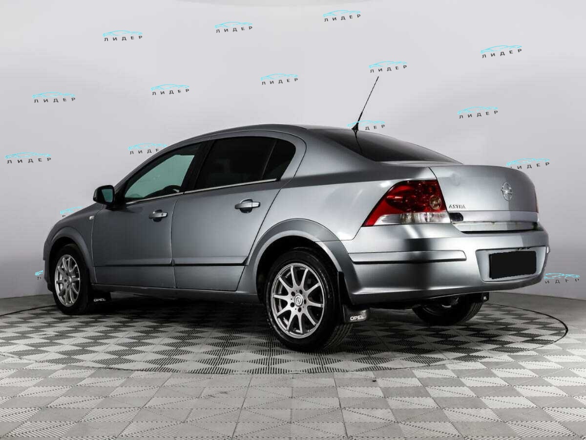 Б/У Опель Астра 2010 года. Фото: #6
