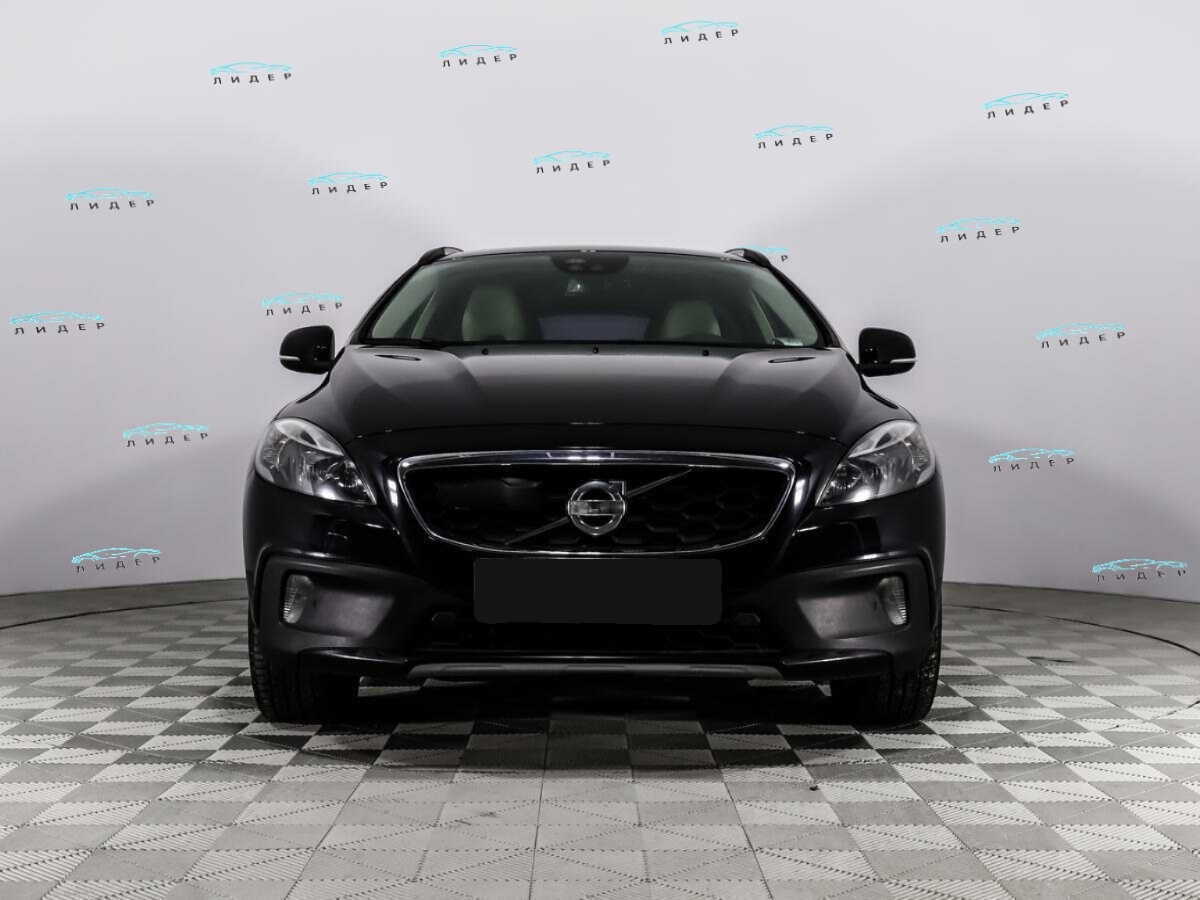 Б/У Вольво В40 Кросс Кантри 2013 года. Фото: #1