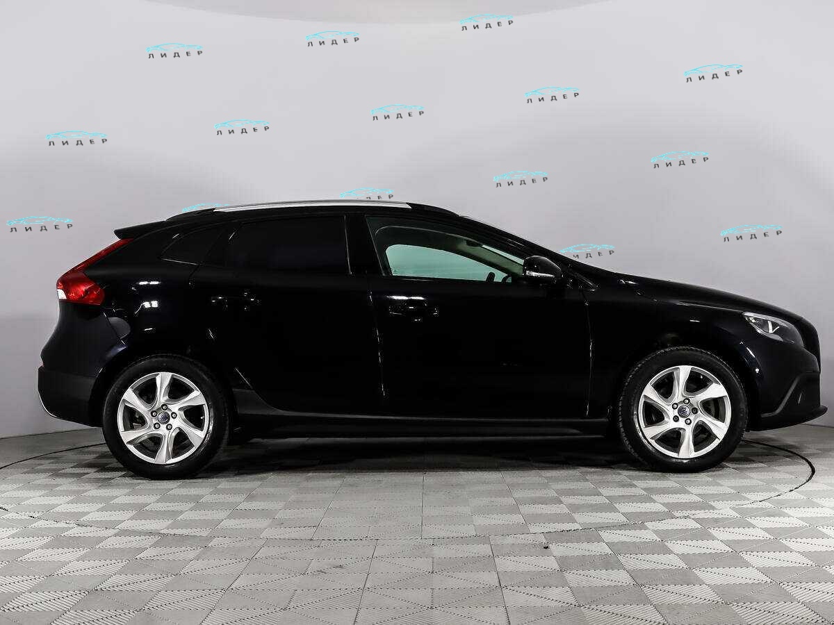 Б/У Вольво В40 Кросс Кантри 2013 года. Фото: #3