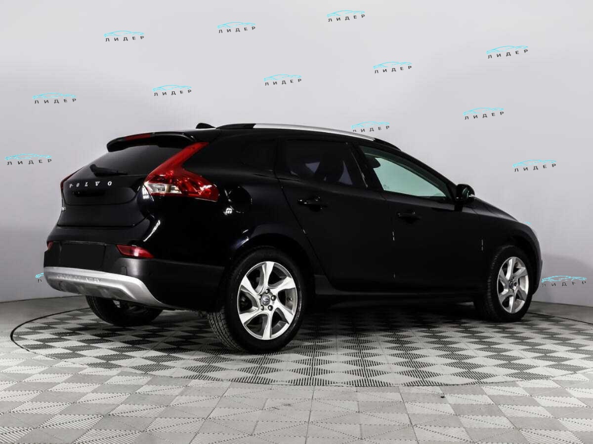 Б/У Вольво В40 Кросс Кантри 2013 года. Фото: #4