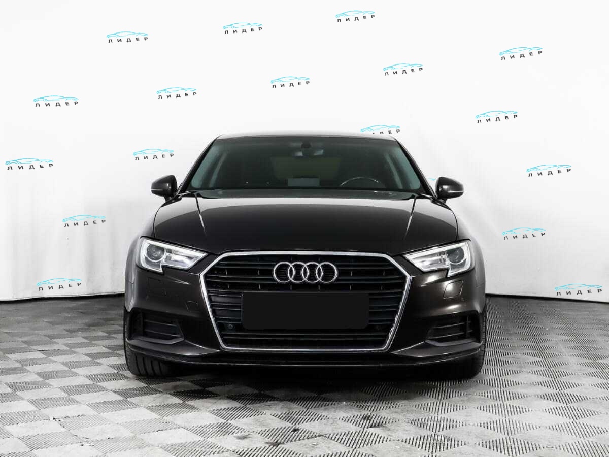 Б/У Ауди А3 2016 года. Фото: #1