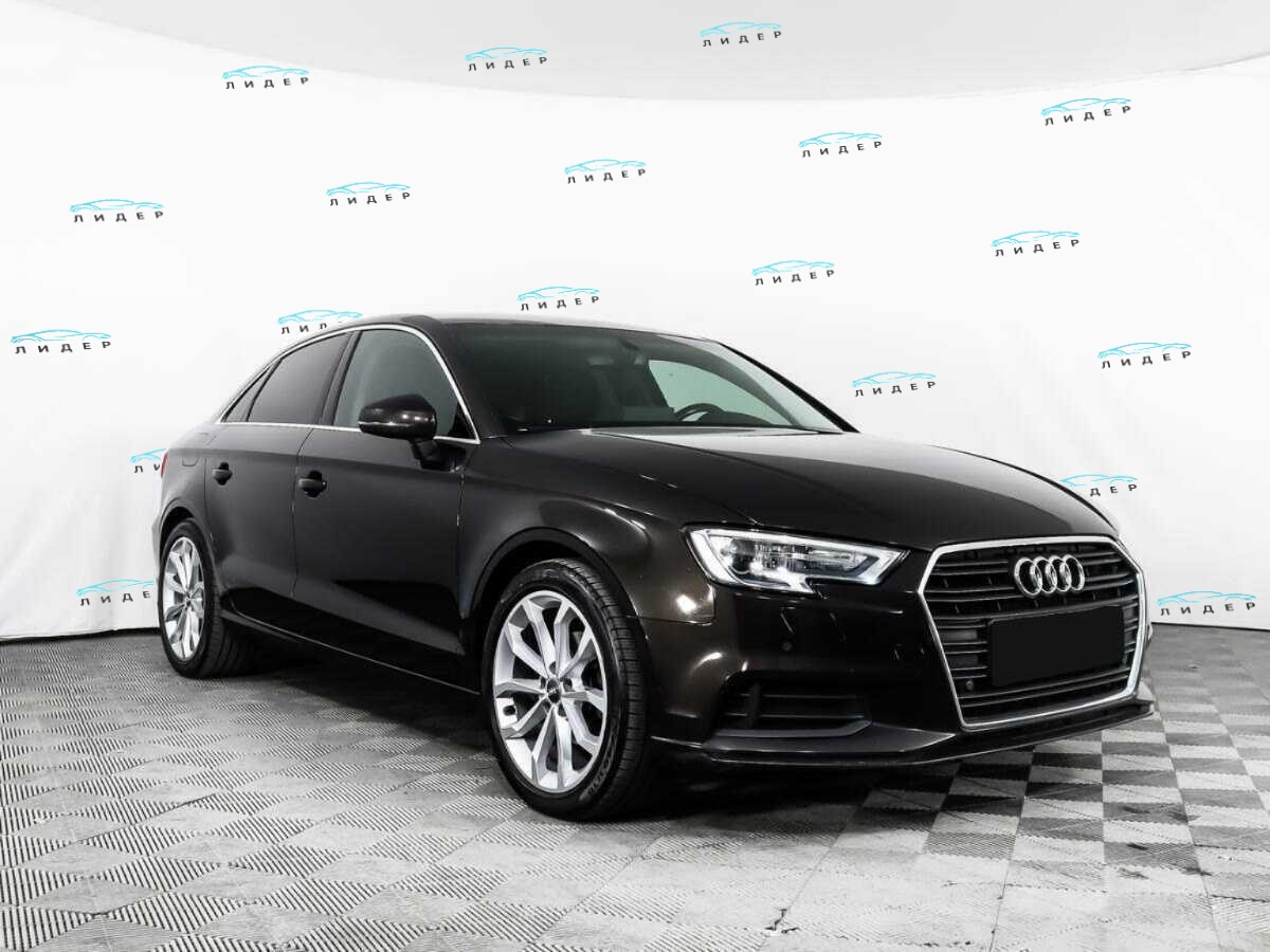 Б/У Ауди А3 2016 года. Фото: #2