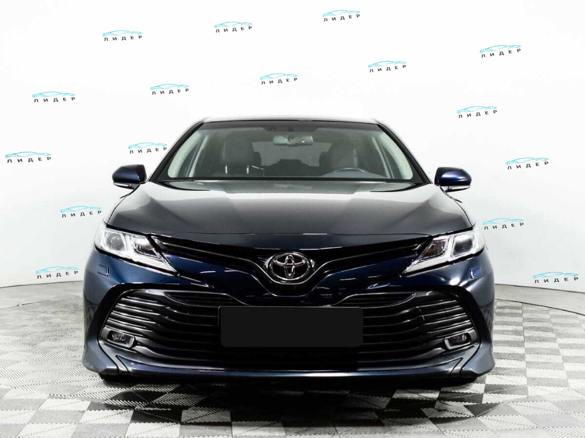Б/У Тойота Камри 2019 года. Фото: #2