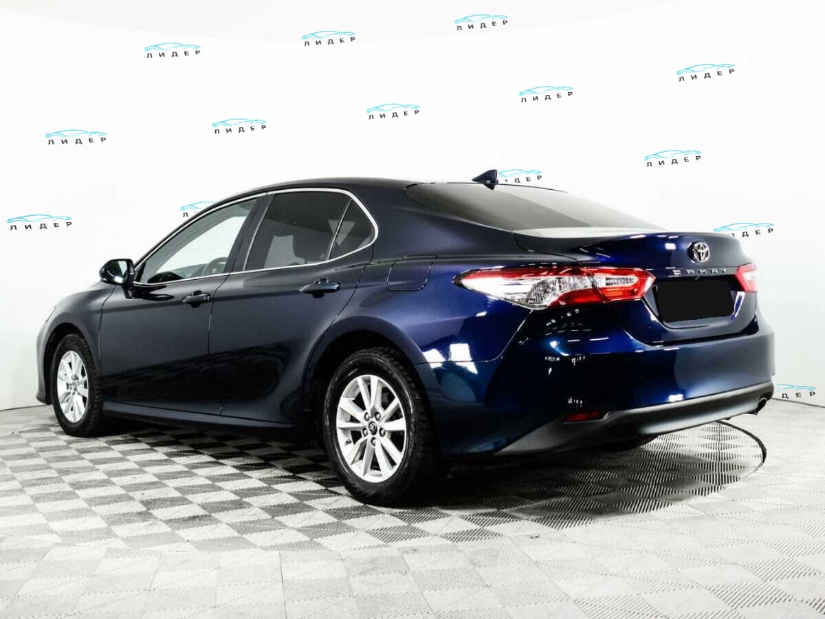 Б/У Тойота Камри 2019 года. Фото: #8