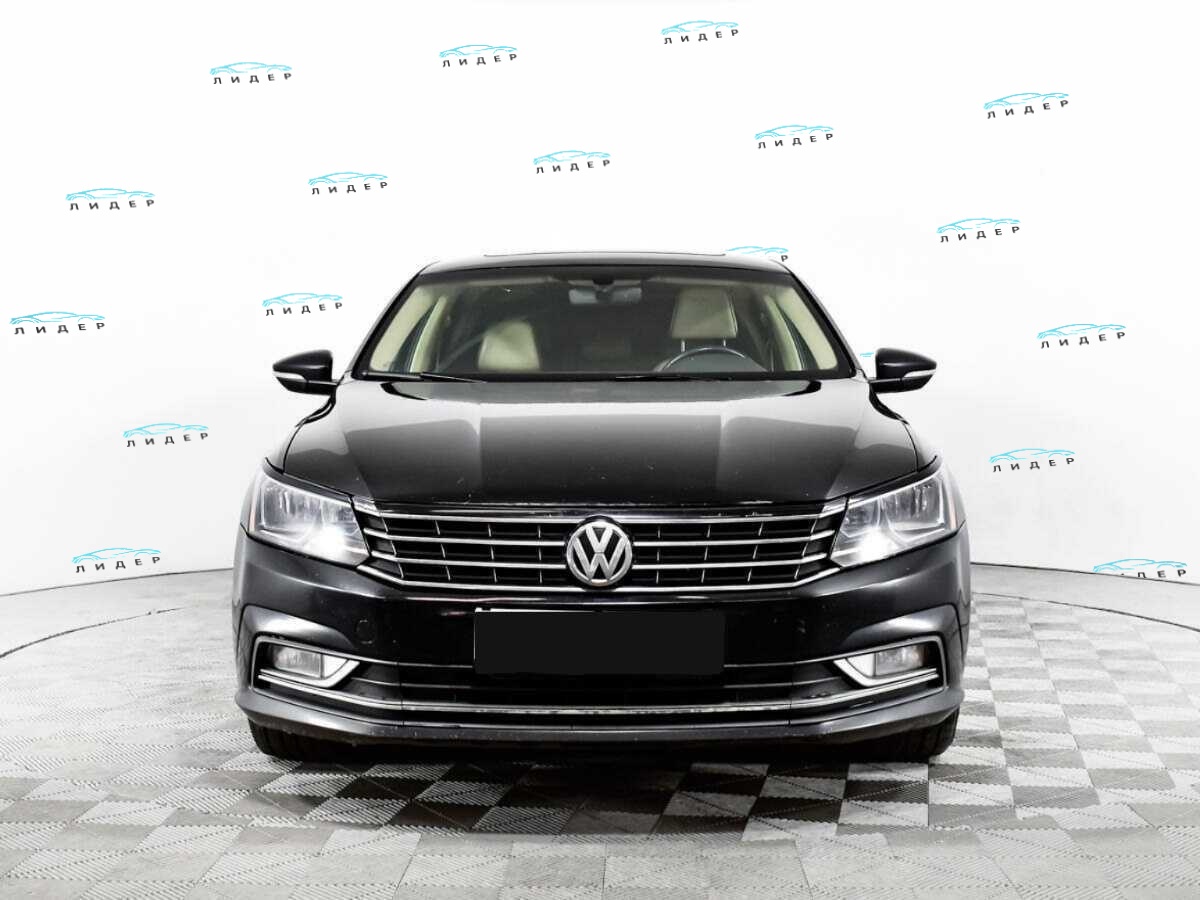 Б/У Фольксваген Пассат (Северная Америка и Китай) 2016 года. Фото: #1