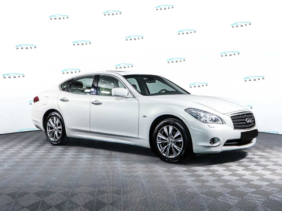 Б/У Инфинити М 2012 года. Фото: #2