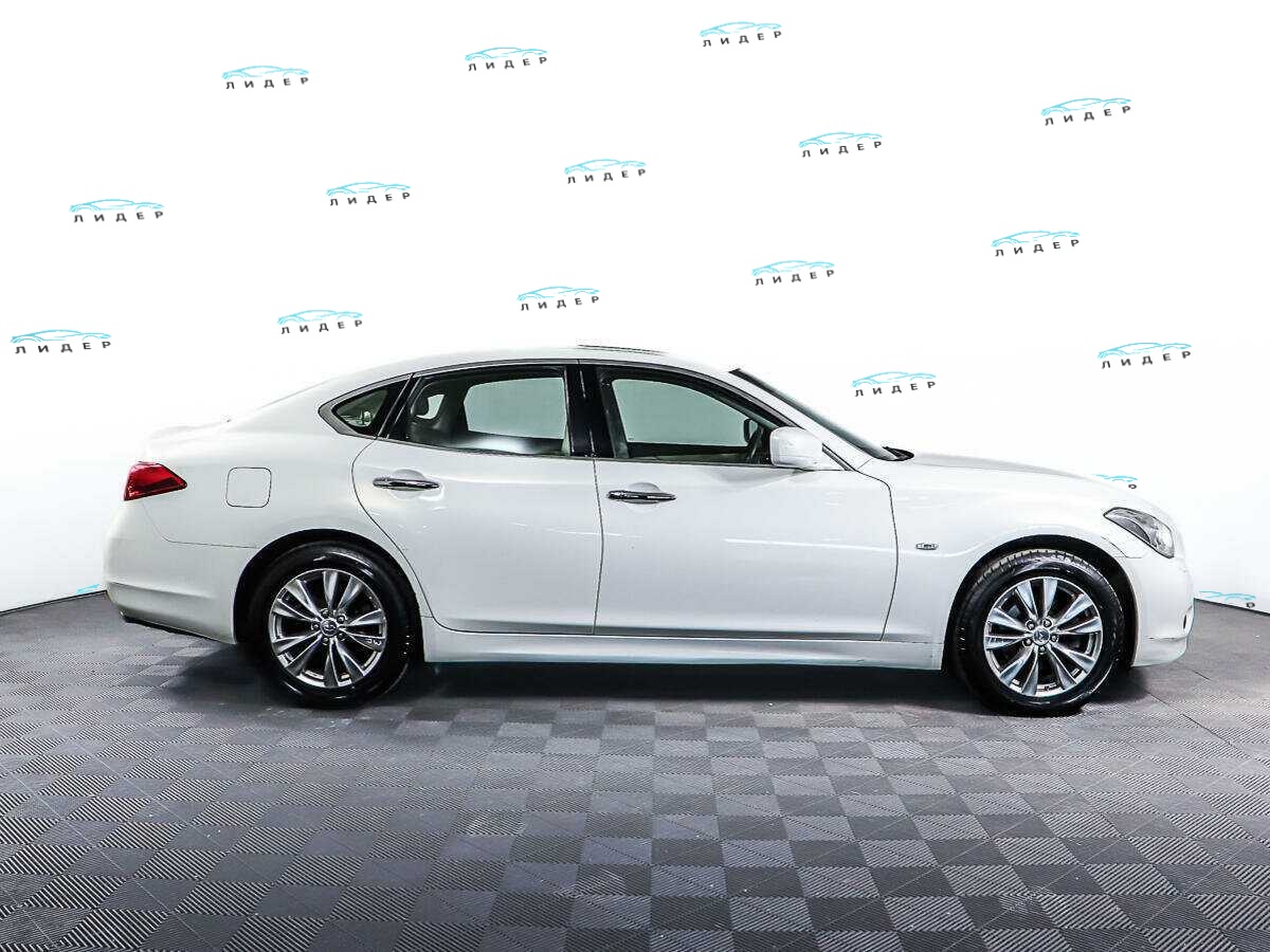 Б/У Инфинити М 2012 года. Фото: #3