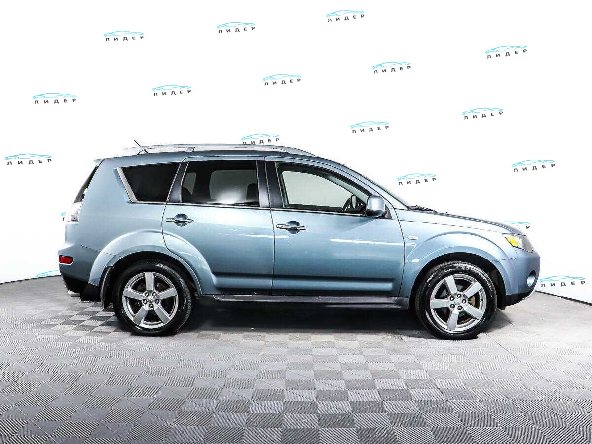 Б/У Митсубиши Оутлэндер 2008 года. Фото: #3
