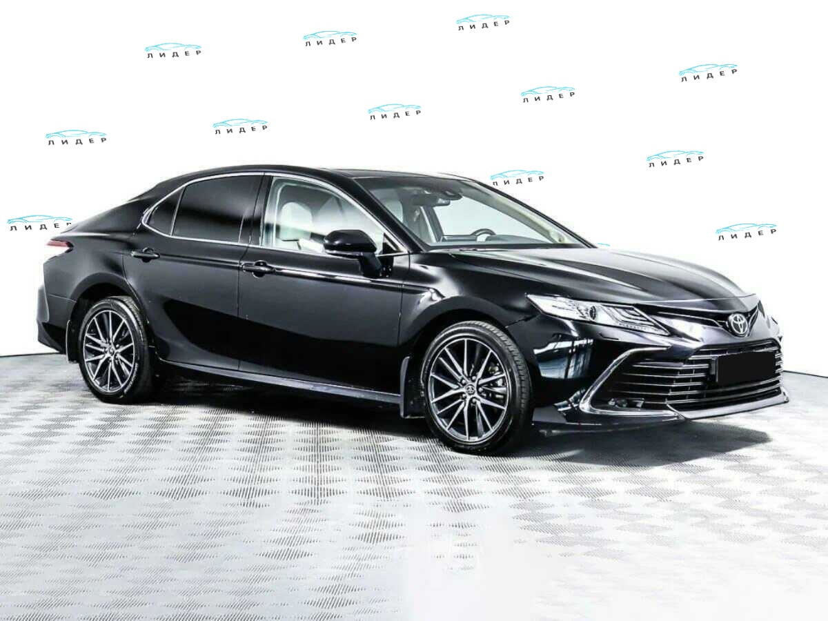 Б/У Тойота Камри 2021 года. Фото: #2