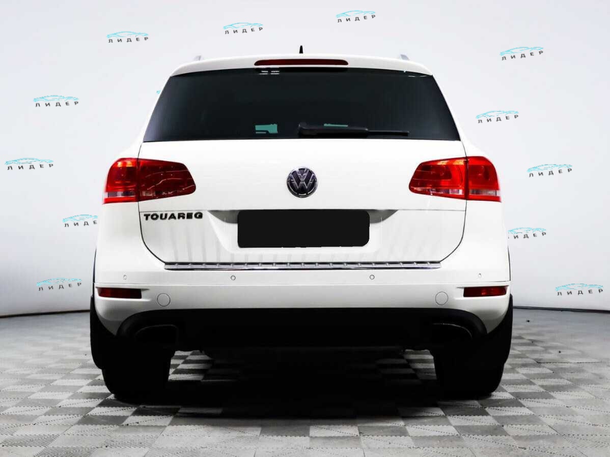 Б/У Фольксваген Туарег 2011 года. Фото: #4