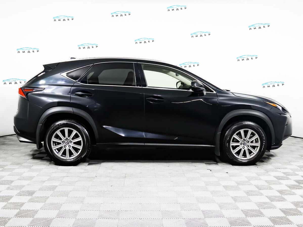 Б/У Лексус Н-Икс 2021 года. Фото: #3