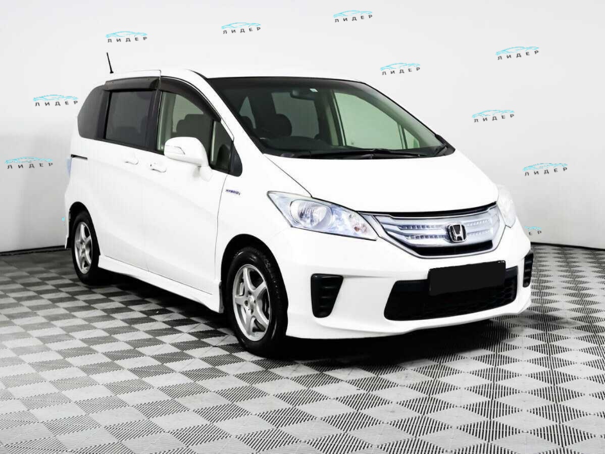 Б/У Хонда Фрид 2013 года. Фото: #2
