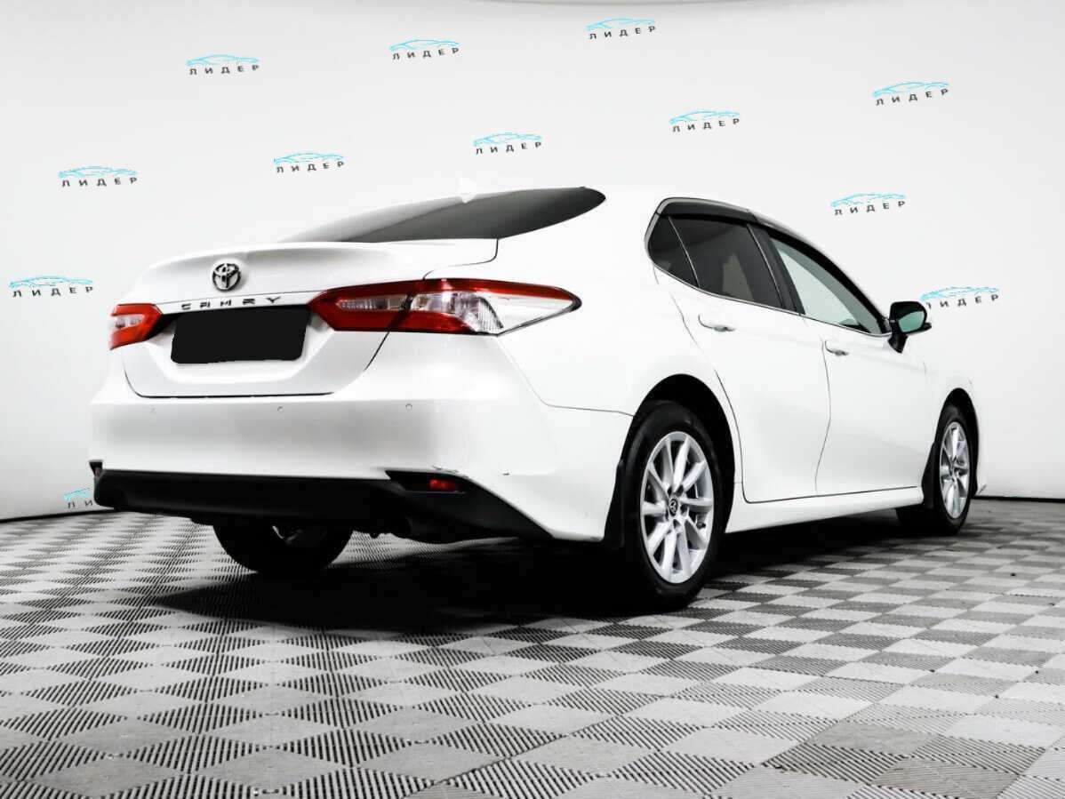 Б/У Тойота Камри 2021 года. Фото: #4