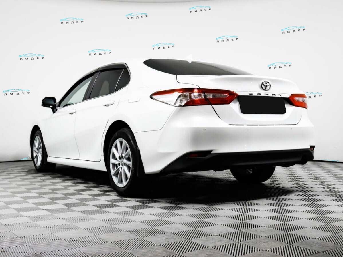 Б/У Тойота Камри 2021 года. Фото: #6