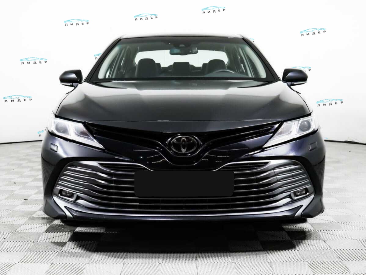 Б/У Тойота Камри 2020 года. Фото: #1