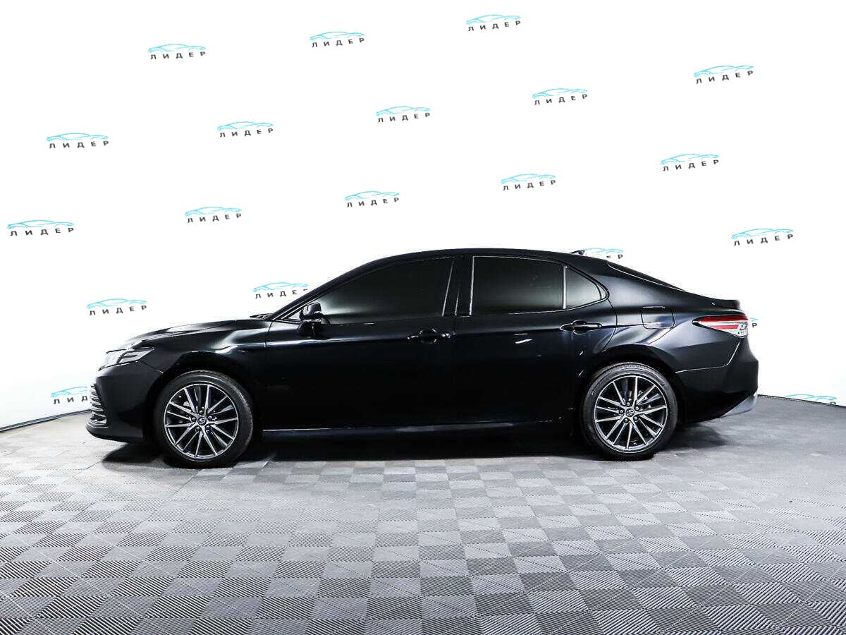 Б/У Тойота Камри 2023 года. Фото: #7