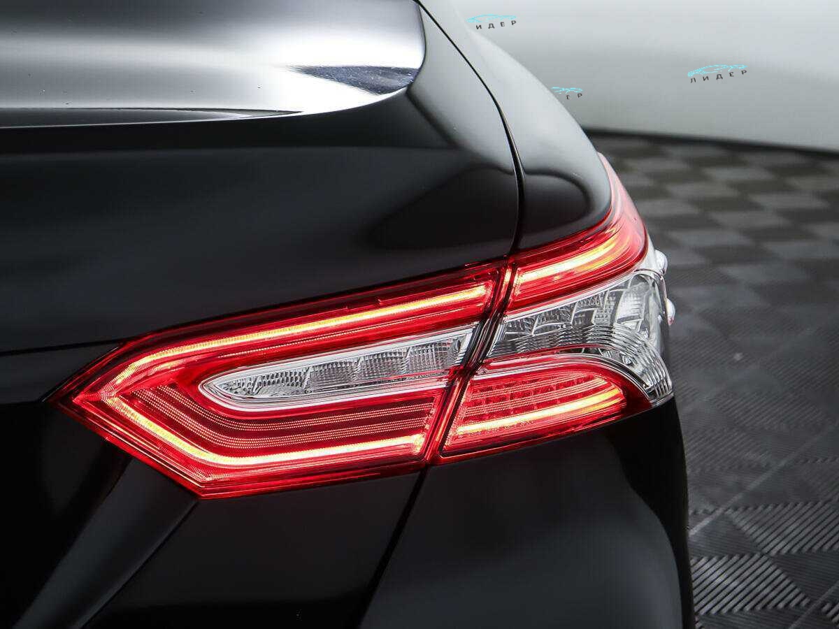 Б/У Тойота Камри 2023 года. Фото: #24