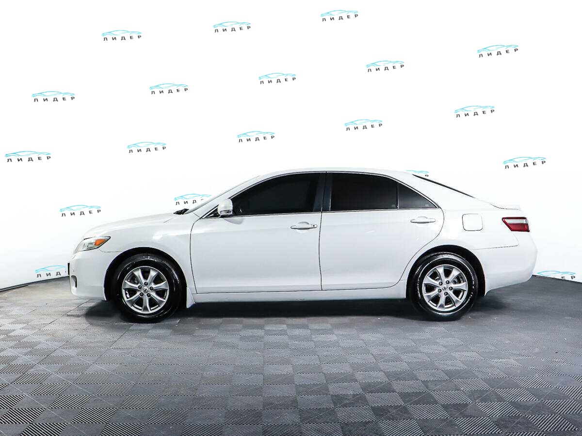 Б/У Тойота Камри 2010 года. Фото: #7