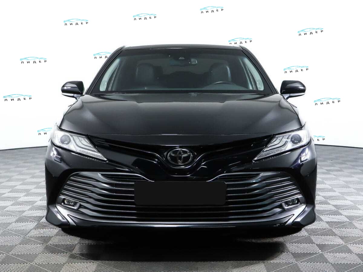 Б/У Тойота Камри 2019 года. Фото: #1