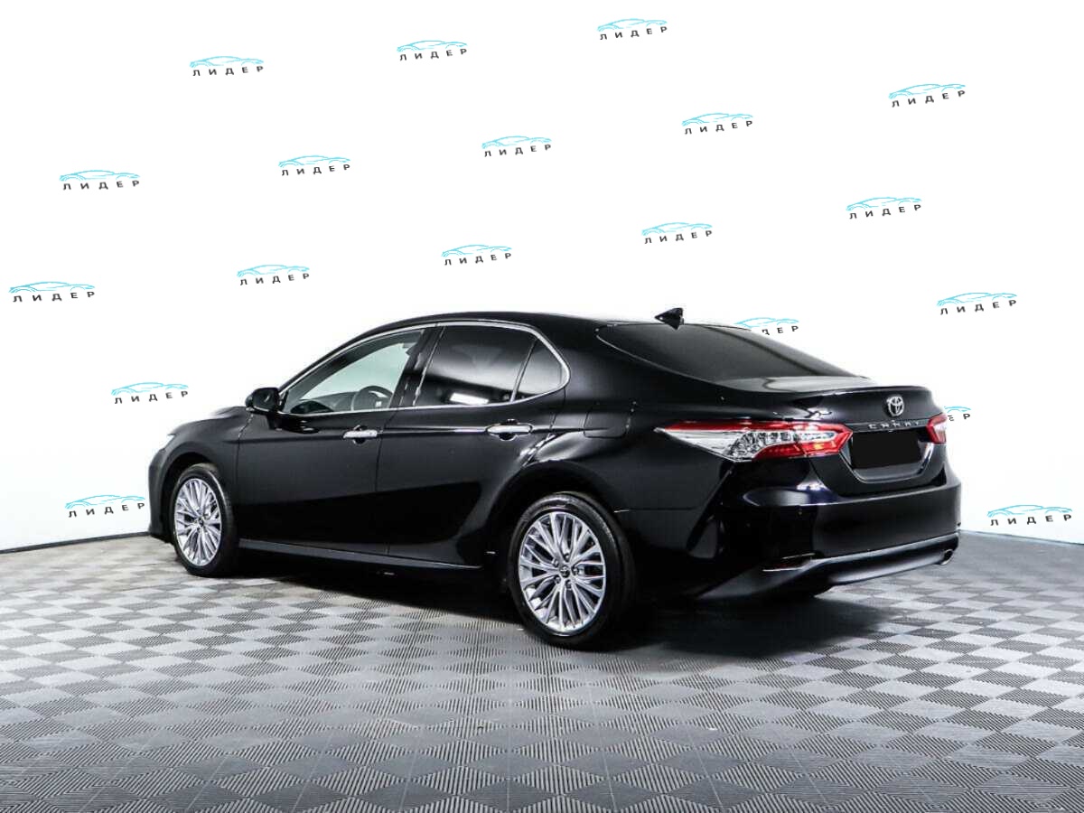 Б/У Тойота Камри 2019 года. Фото: #6