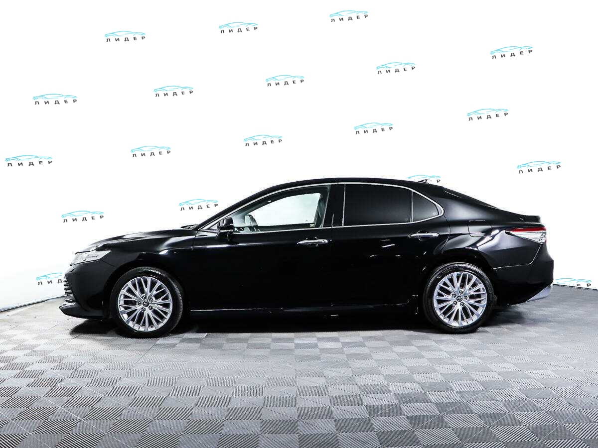 Б/У Тойота Камри 2019 года. Фото: #7