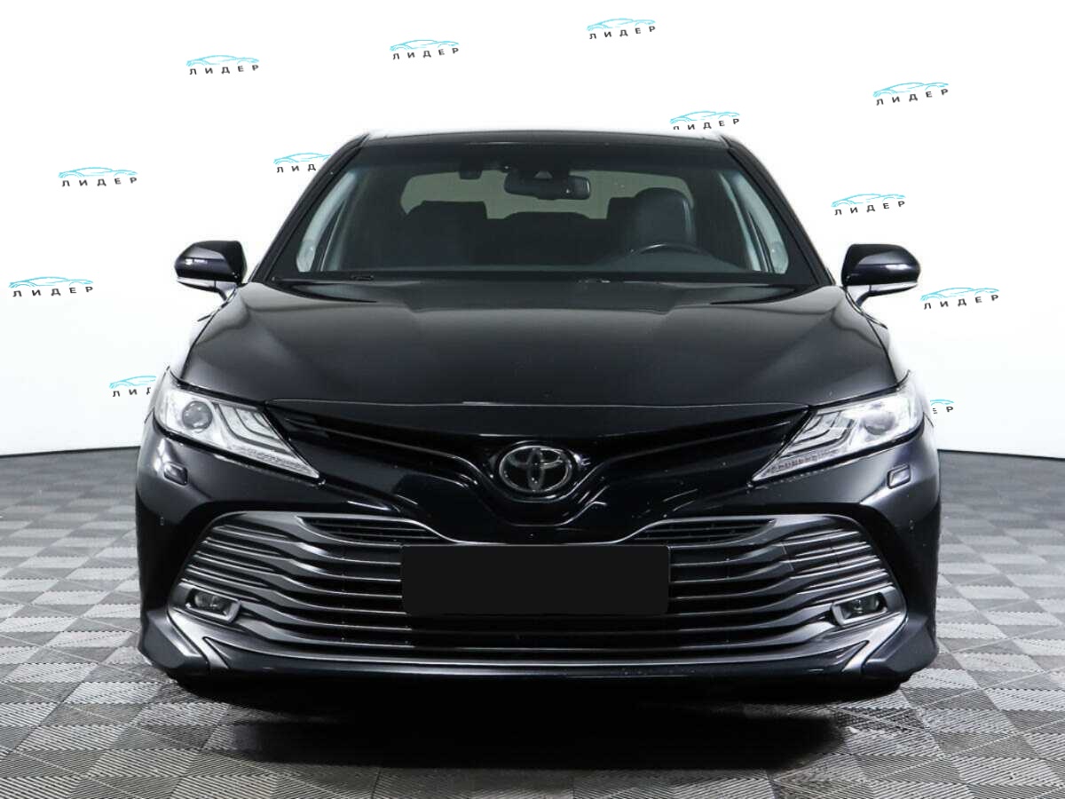 Б/У Тойота Камри 2018 года. Фото: #1