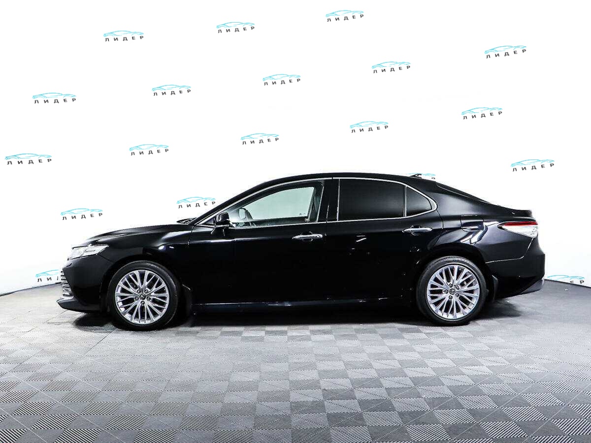 Б/У Тойота Камри 2018 года. Фото: #7