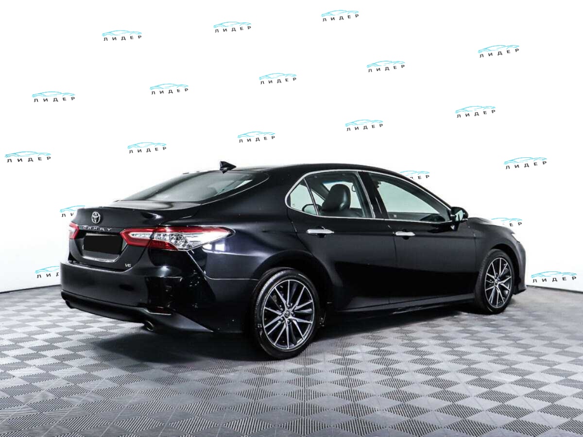 Б/У Тойота Камри 2018 года. Фото: #4