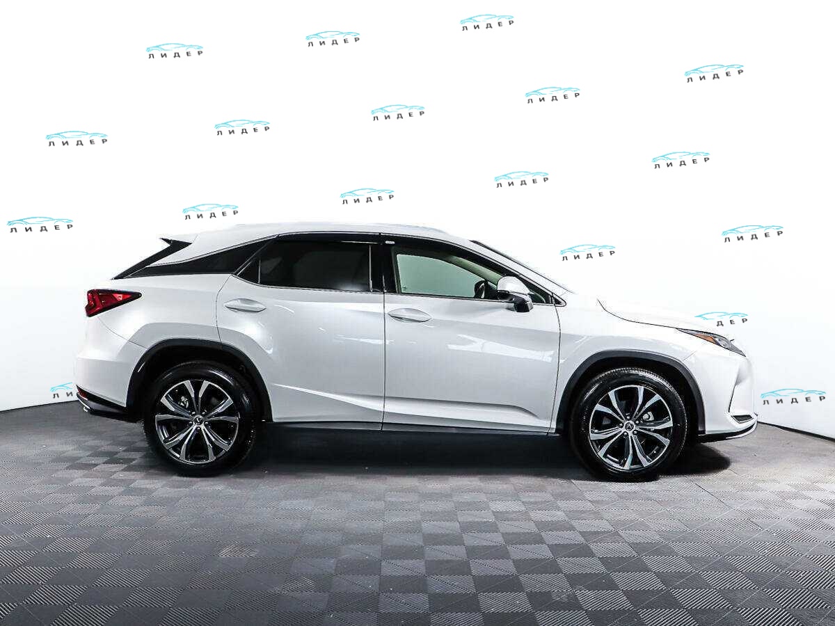 Б/У Лексус Р-Икс 2022 года. Фото: #3