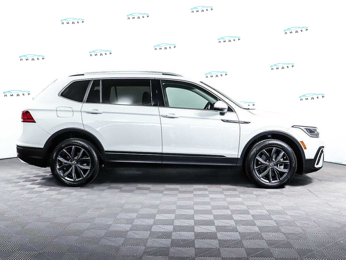 Б/У Фольксваген Тигуан 2022 года. Фото: #3